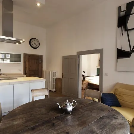 Downtown Apartment *